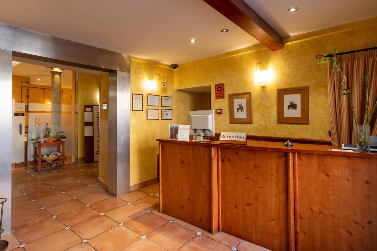 Hostal Restaurante Puerta Del Alcazar Ávila المظهر الخارجي الصورة
