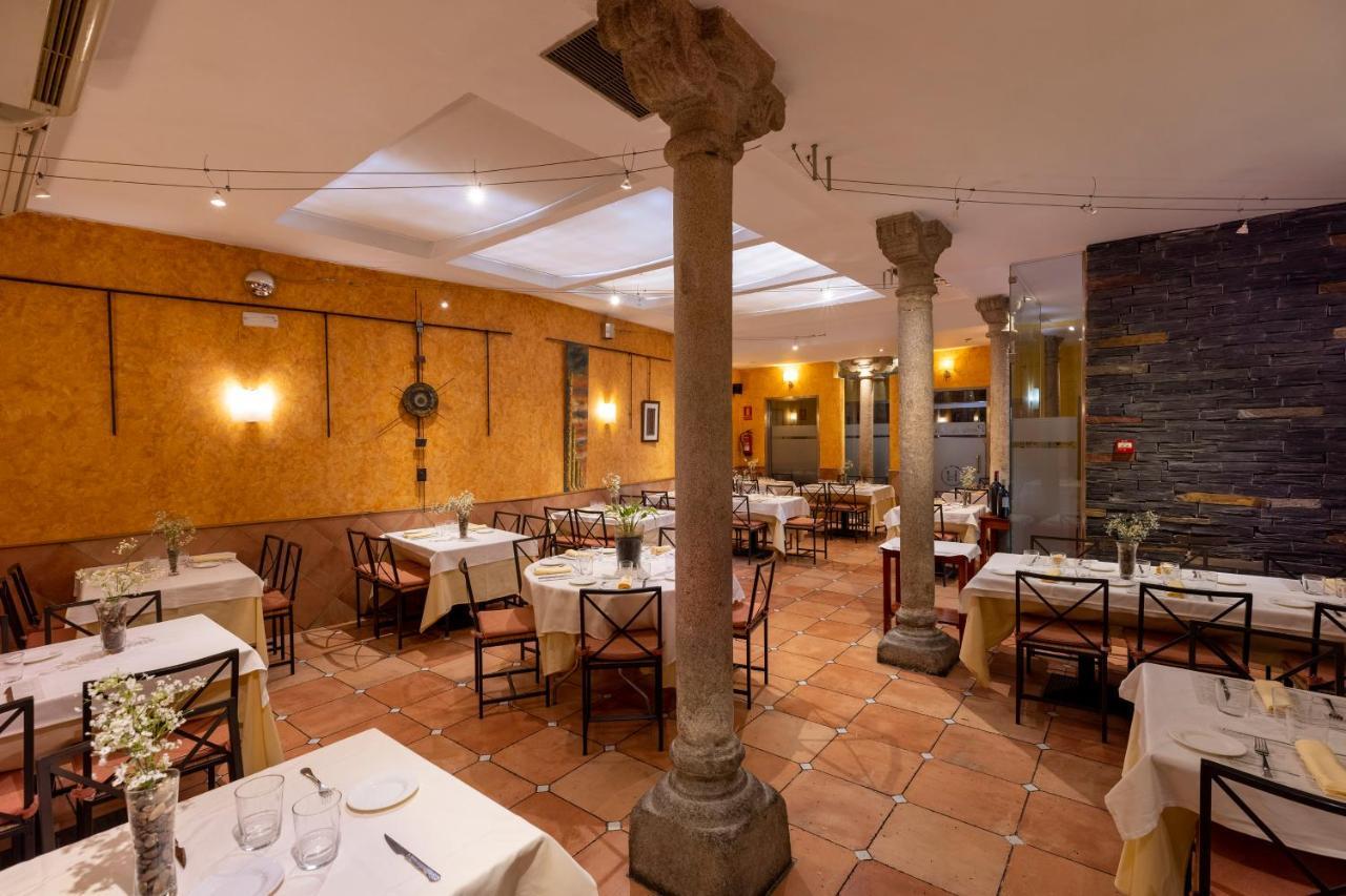 Hostal Restaurante Puerta Del Alcazar Ávila المظهر الخارجي الصورة