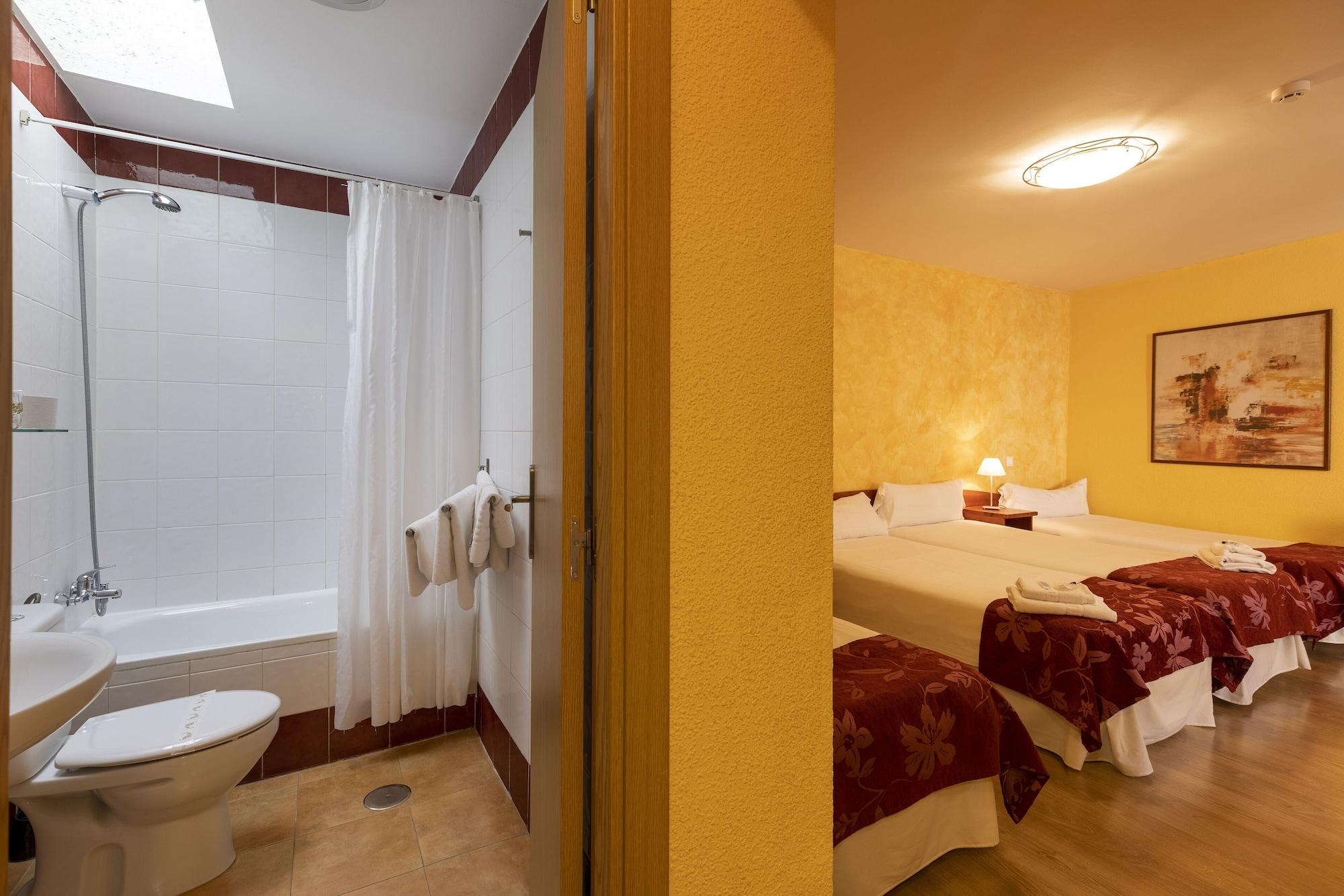 Hostal Restaurante Puerta Del Alcazar Ávila المظهر الخارجي الصورة