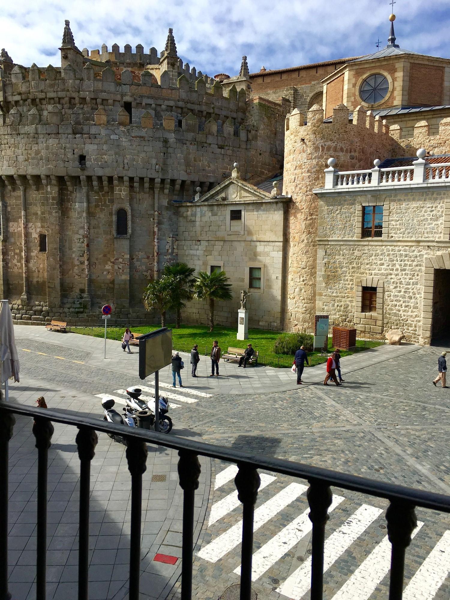 Hostal Restaurante Puerta Del Alcazar Ávila المظهر الخارجي الصورة