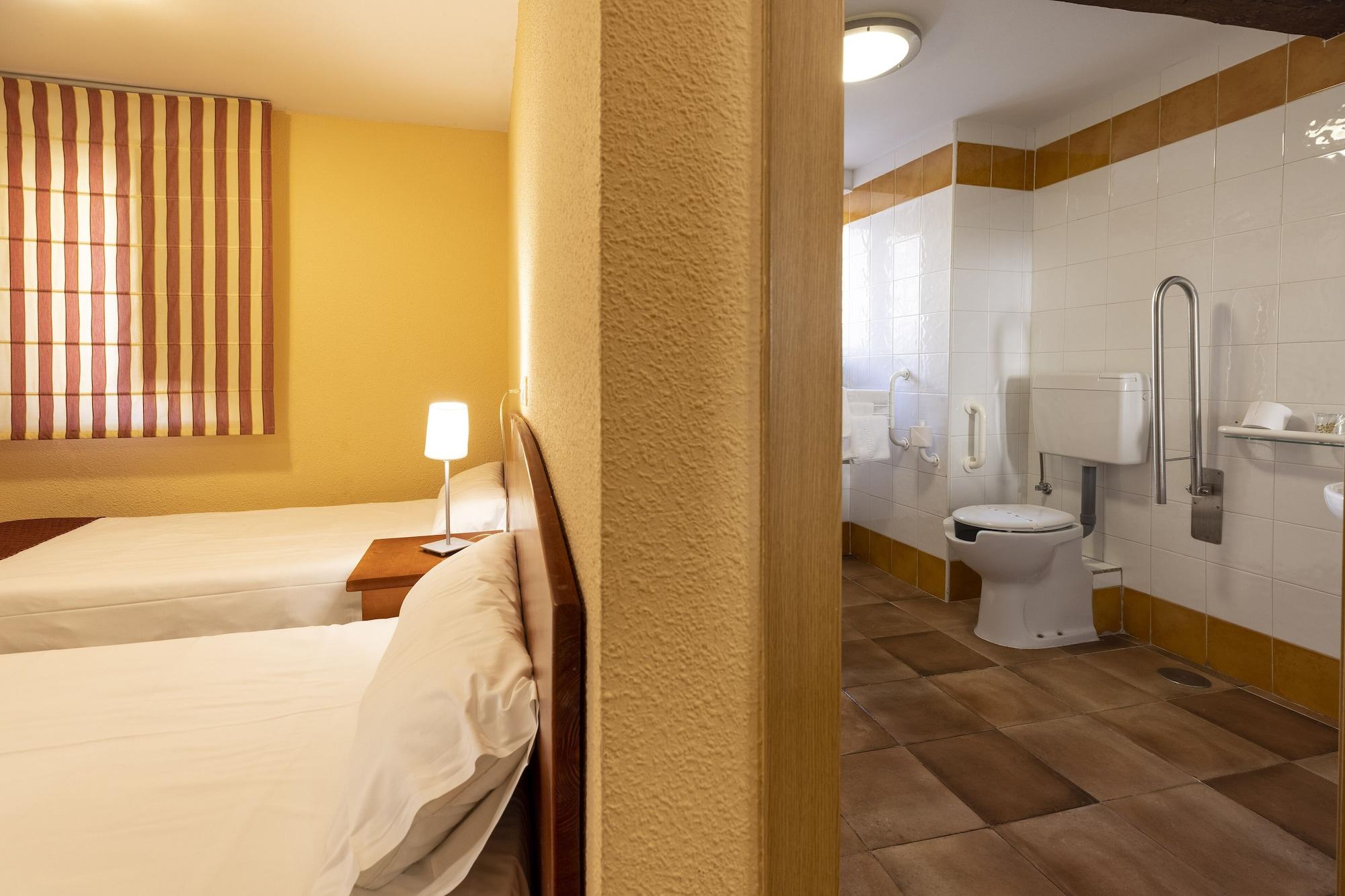 Hostal Restaurante Puerta Del Alcazar Ávila المظهر الخارجي الصورة