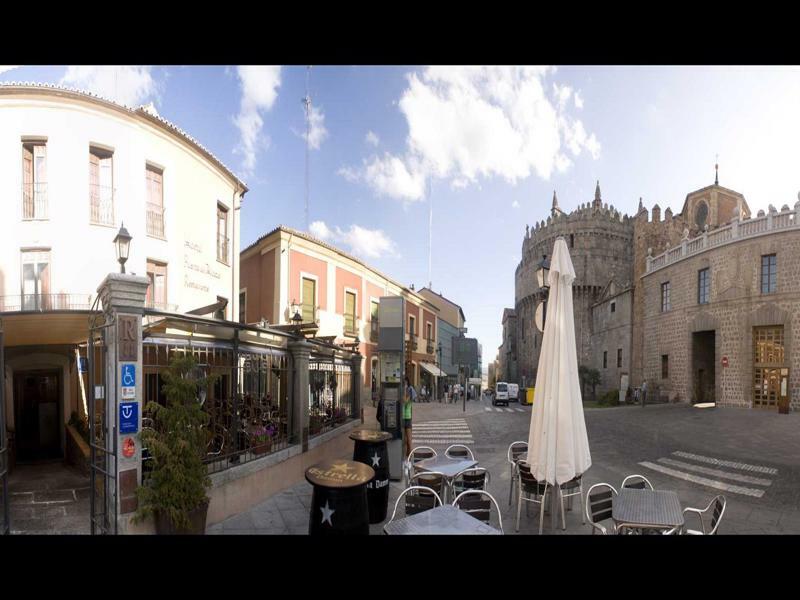 Hostal Restaurante Puerta Del Alcazar Ávila المظهر الخارجي الصورة