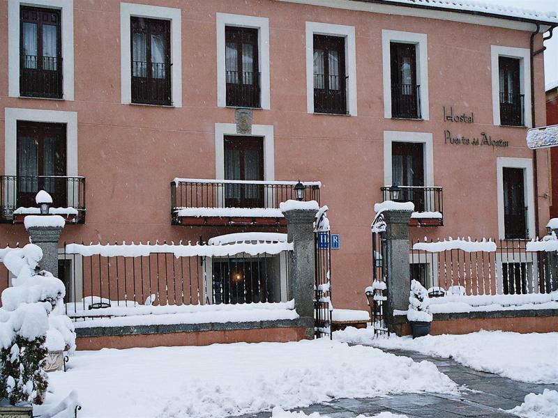 Hostal Restaurante Puerta Del Alcazar Ávila المظهر الخارجي الصورة