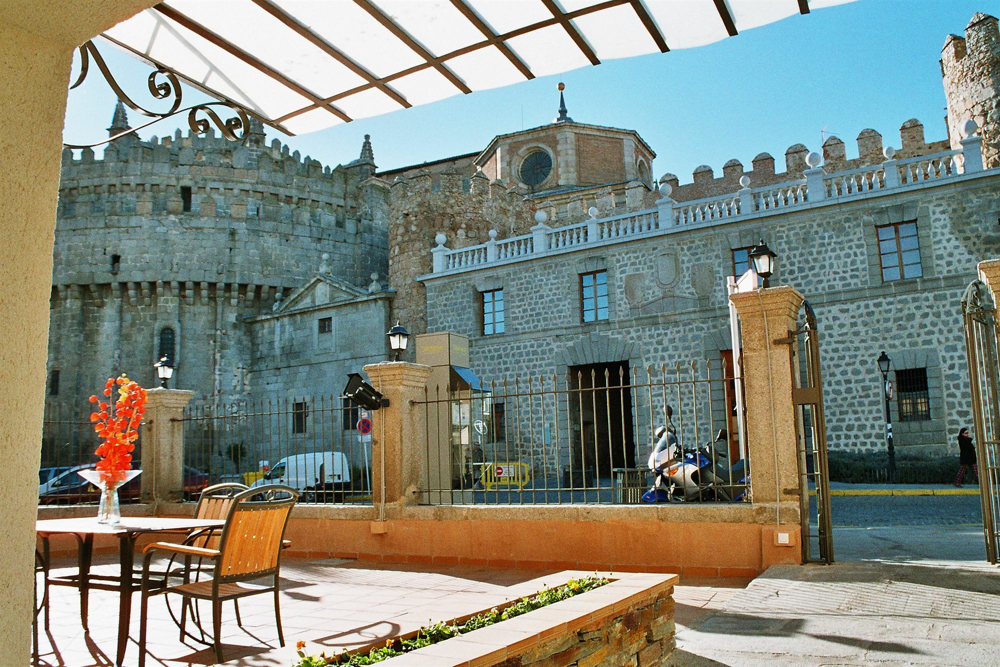 Hostal Restaurante Puerta Del Alcazar Ávila المظهر الخارجي الصورة