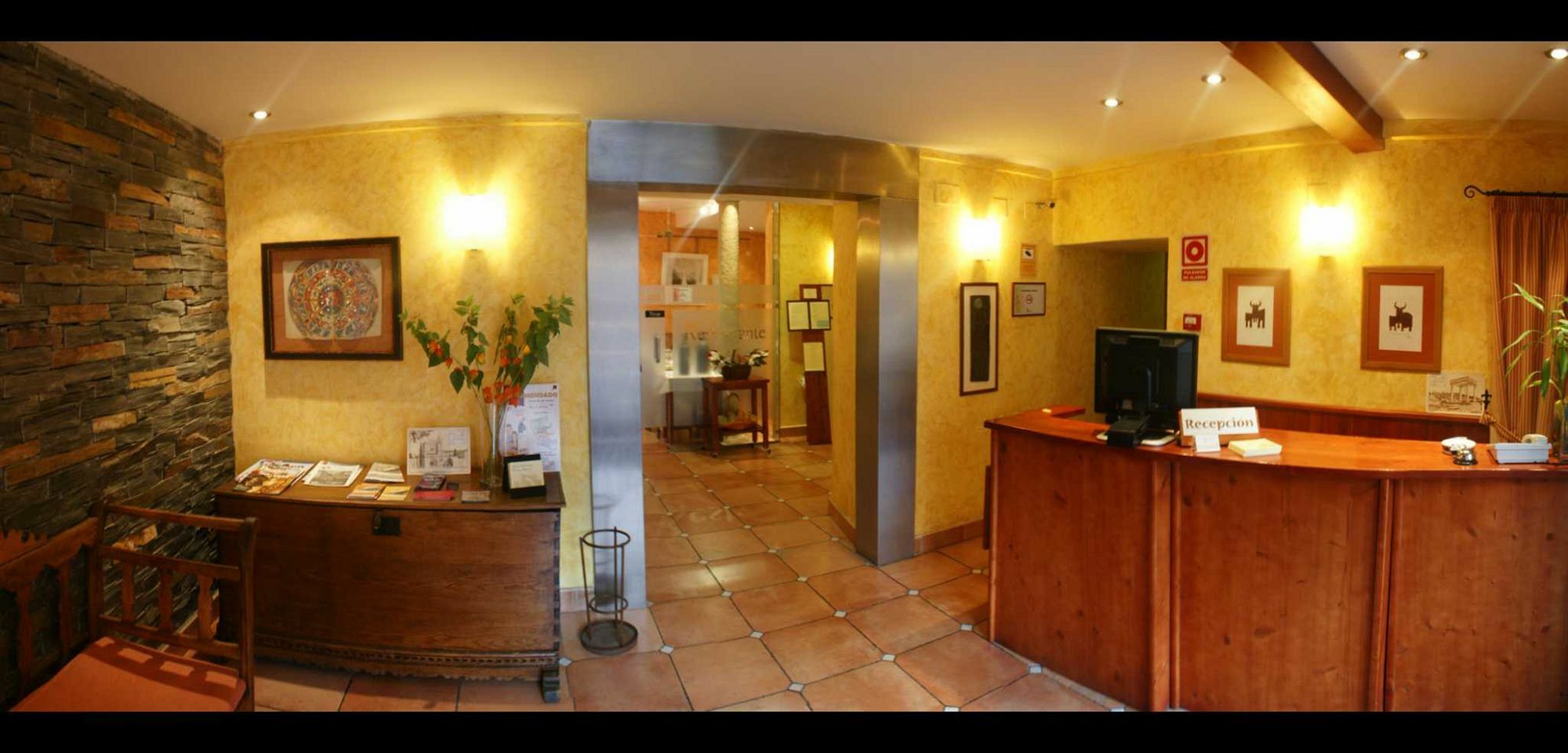 Hostal Restaurante Puerta Del Alcazar Ávila المظهر الخارجي الصورة